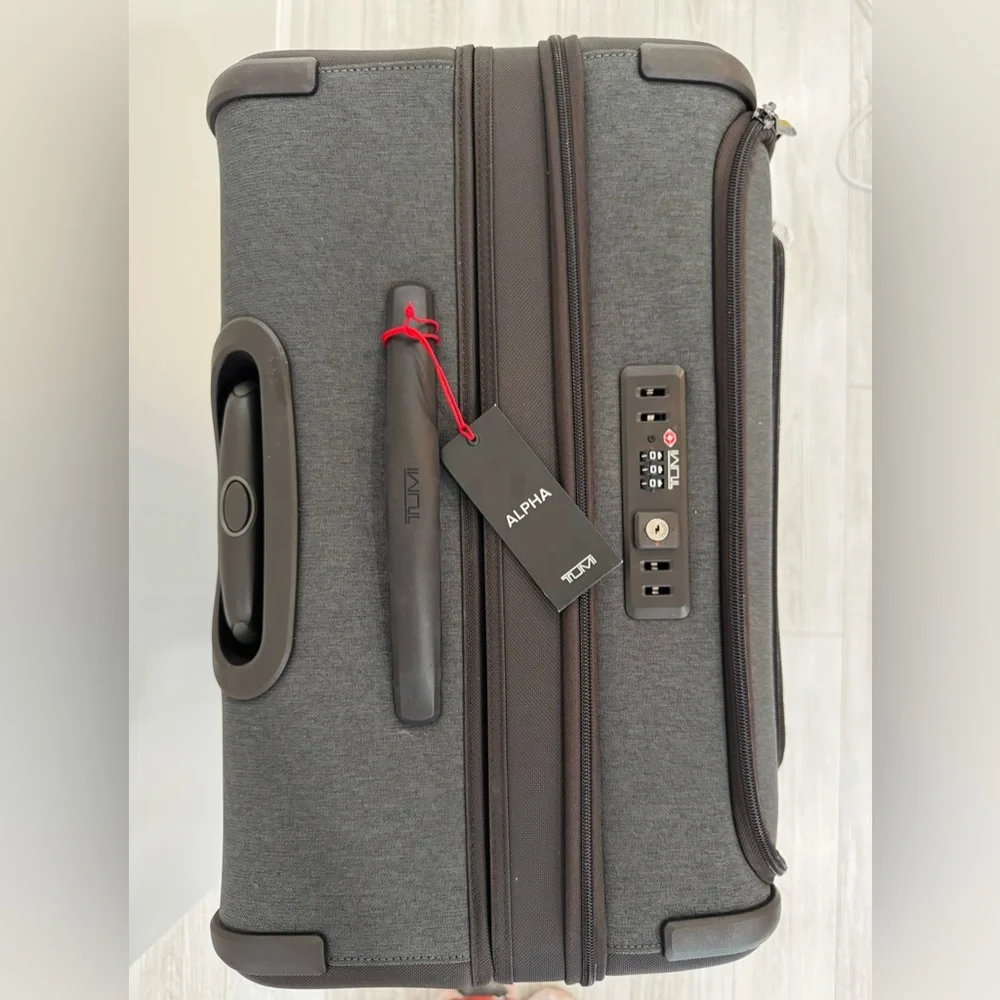 TUMI ALPHA Extended Trip Expandable 4 Wheeled Packing Case